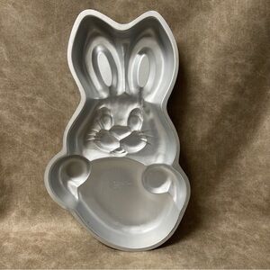 Vintage 1979 Wilton Easter Bunny with Egg Cake Party Pan